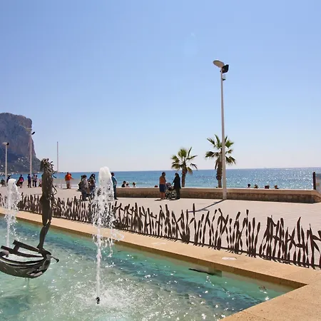 Elena Costa Villa *